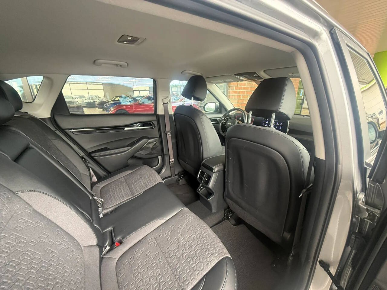Used 2025 Kia Seltos S AWD/4WD image 11