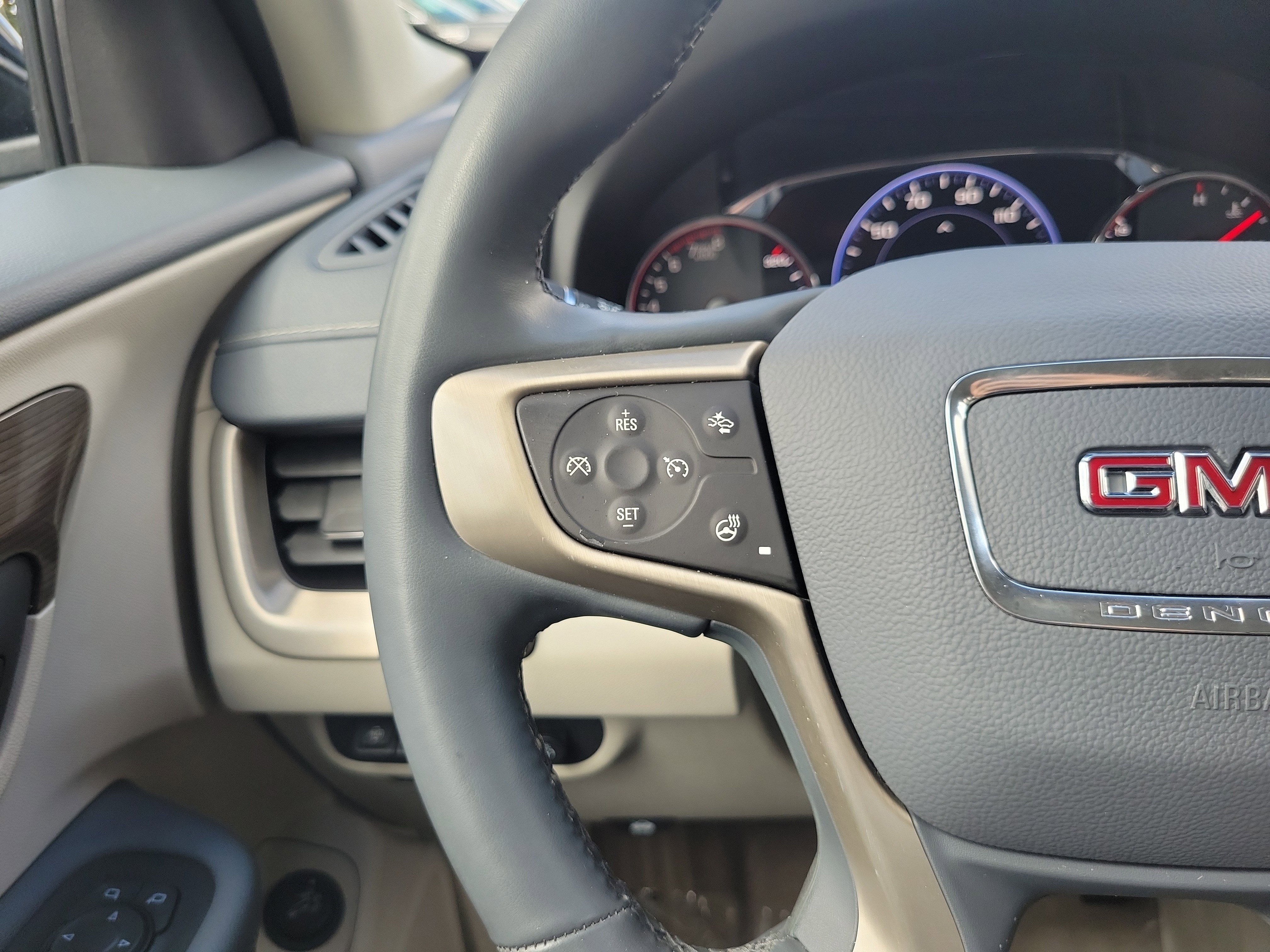 Used 2023 GMC Terrain Denali image 18