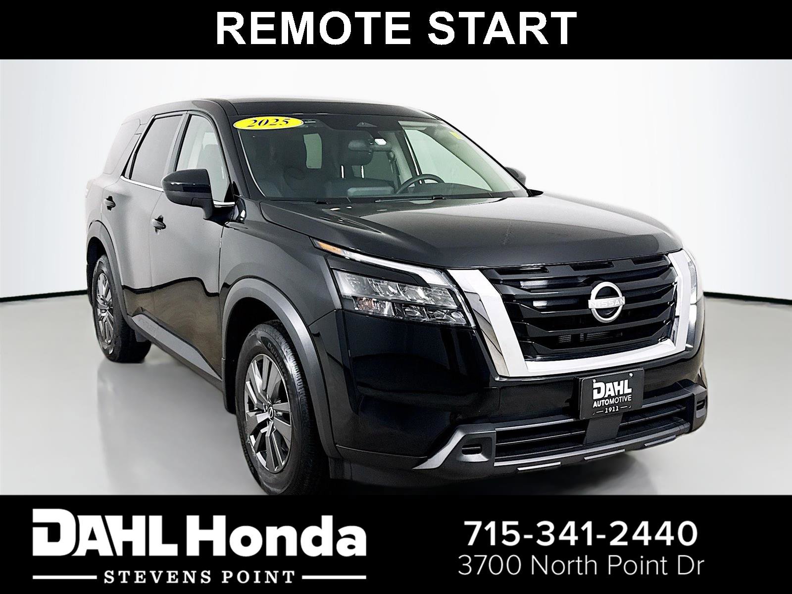 Used 2025 Nissan Pathfinder S image 1