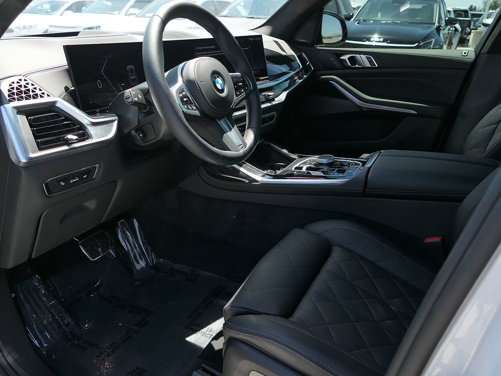 Used 2026 BMW X7 xDrive40i w/ M Sport Package AWD/4WD image 12