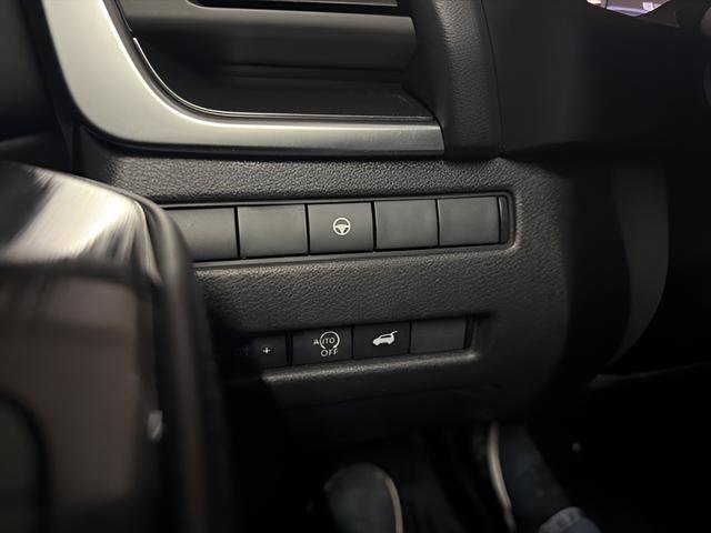 Used 2024 Nissan Rogue SV FWD image 21