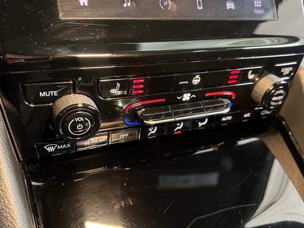 Used 2023 Jeep Grand Cherokee Altitude image 46