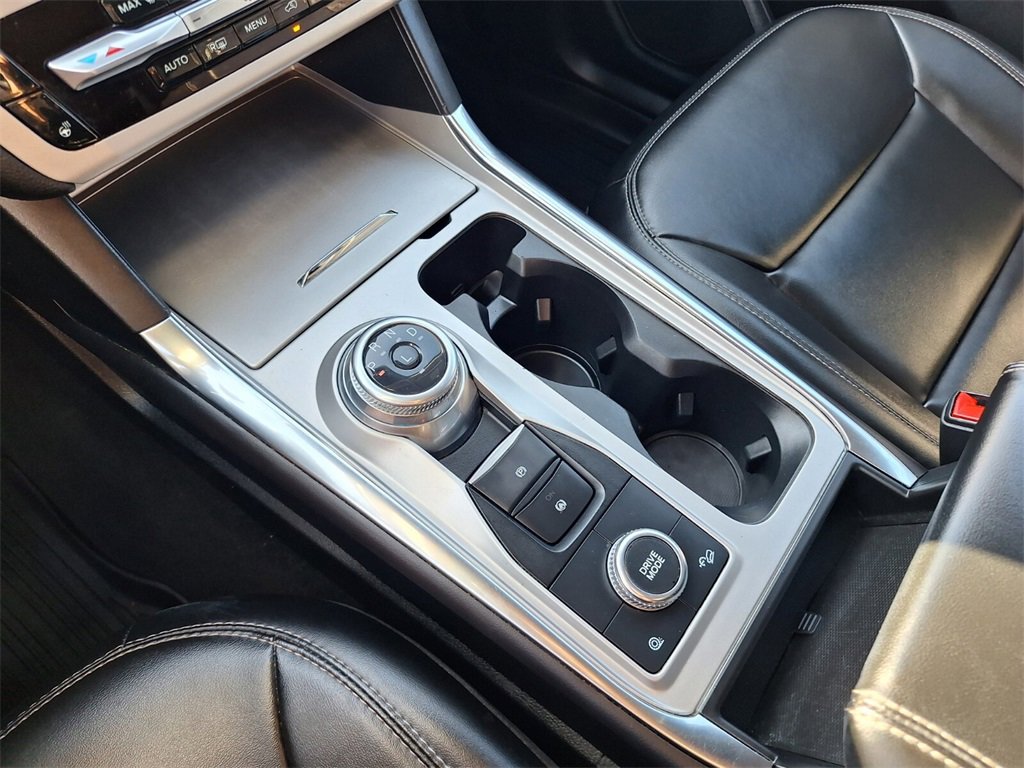 Used 2022 Ford Explorer XLT w/ Equipment Group 202A image 14