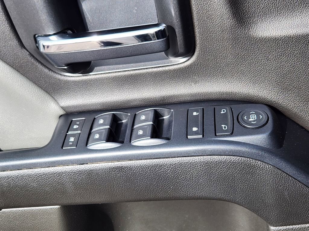 Used 2018 Chevrolet Silverado 1500 Custom w/ Custom Value Package image 13
