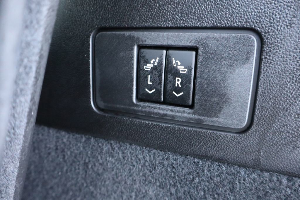 Used 2024 Cadillac XT6 Luxury w/ LPO, Floor Liner Package AWD/4WD image 26