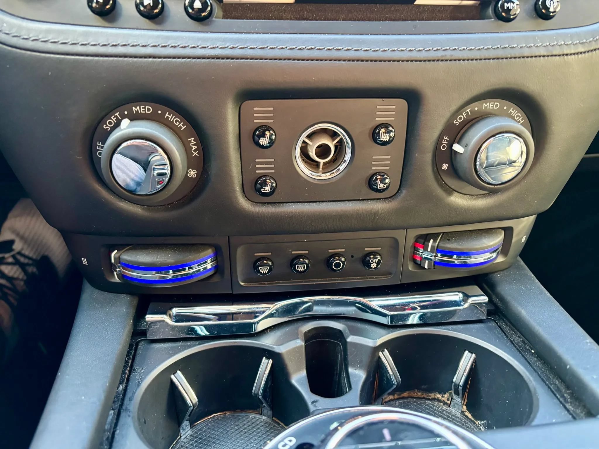 Used 2016 Rolls-Royce Wraith RWD image 17