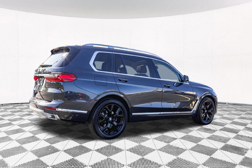 Used 2022 BMW X7 xDrive40i w/ Cold Weather Package AWD/4WD image 10