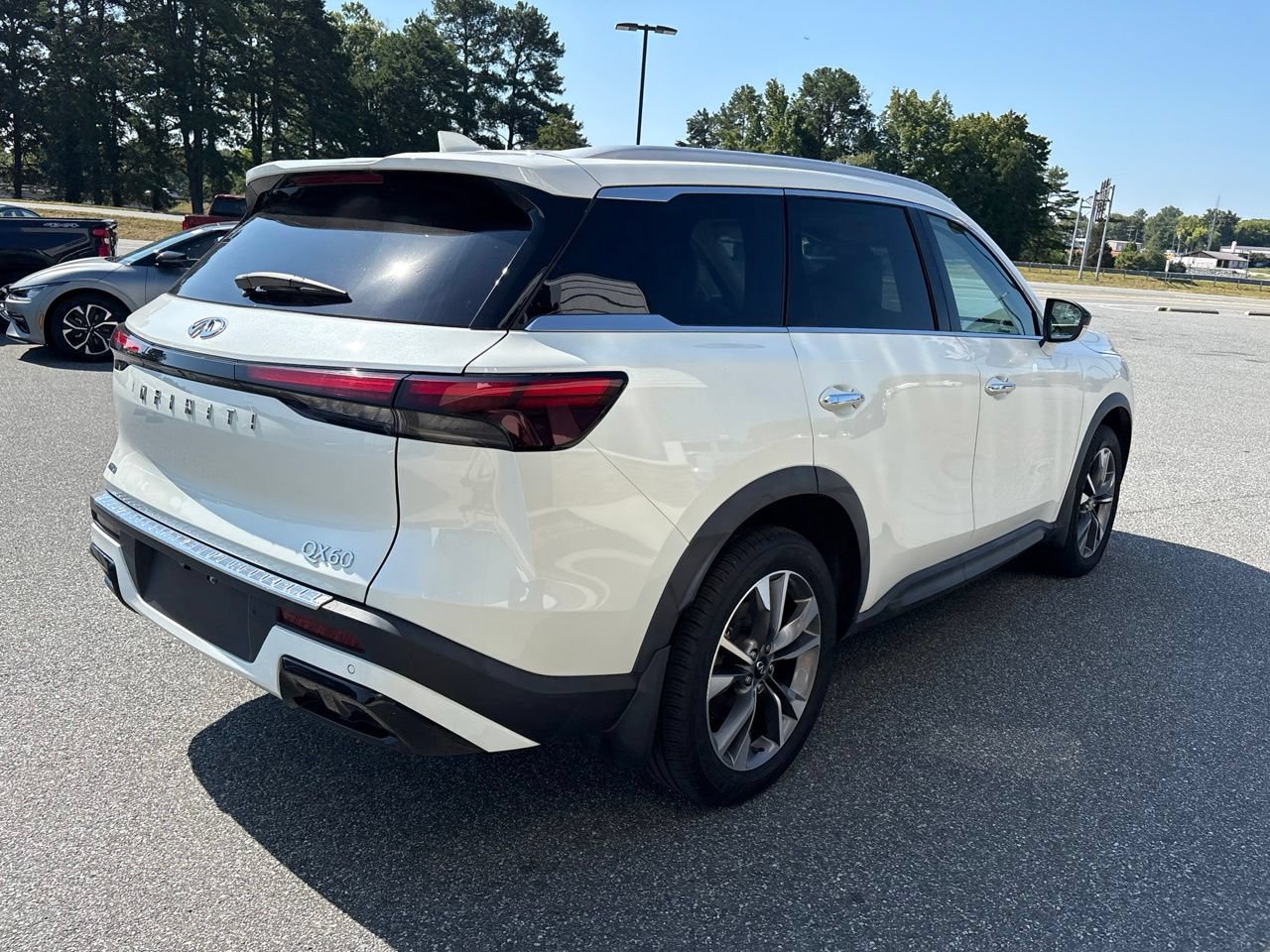 Used 2023 INFINITI QX60 Luxe w/ Cargo Package AWD/4WD image 10