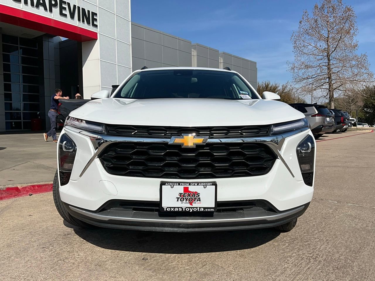 Used 2025 Chevrolet Trax LT image 3