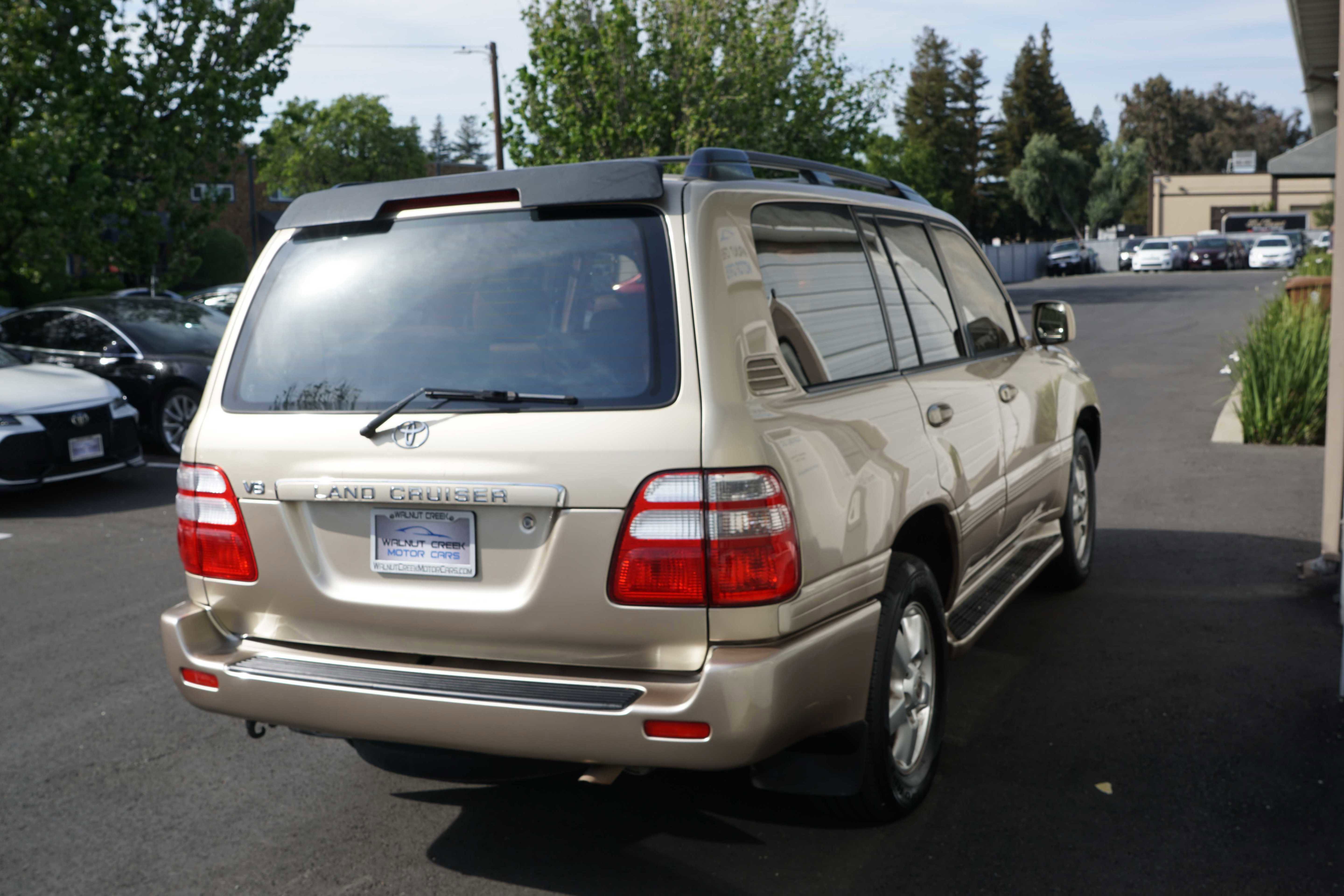 Used 2003 Toyota Land Cruiser image 11