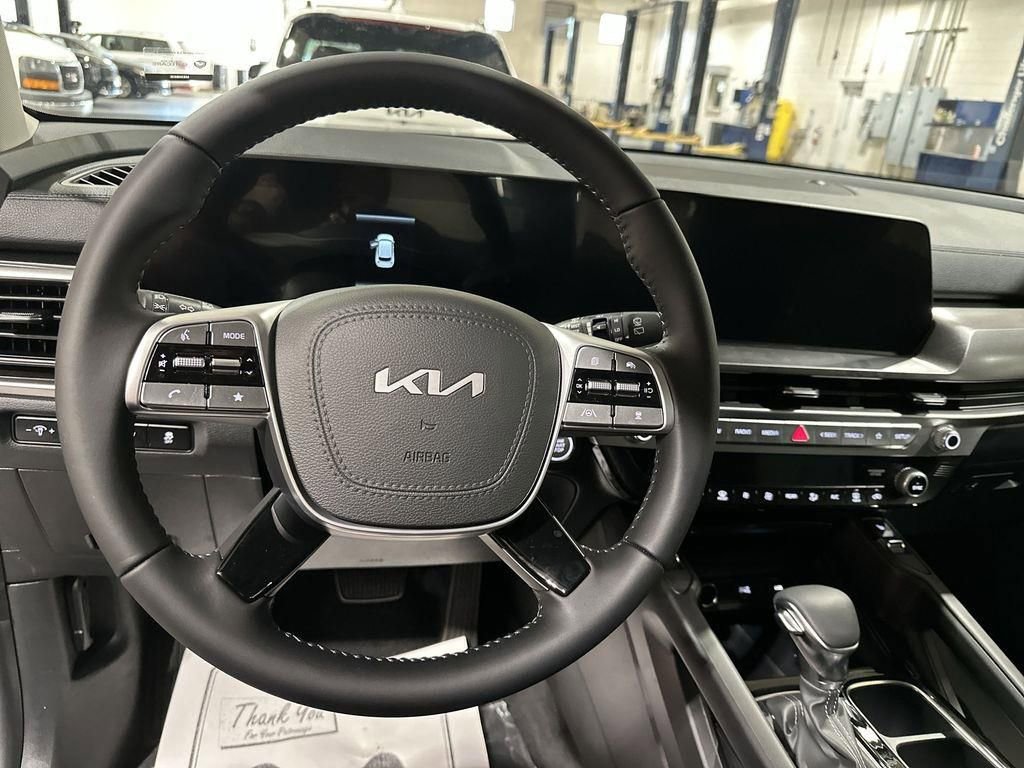 New 2025 Kia Telluride S image 8