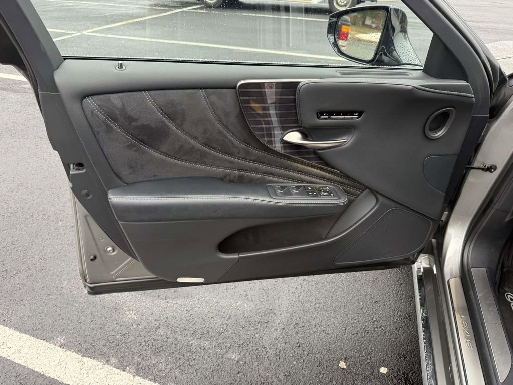 Used 2018 Lexus LS 500 AWD w/ Accessory Package (Z1) image 12