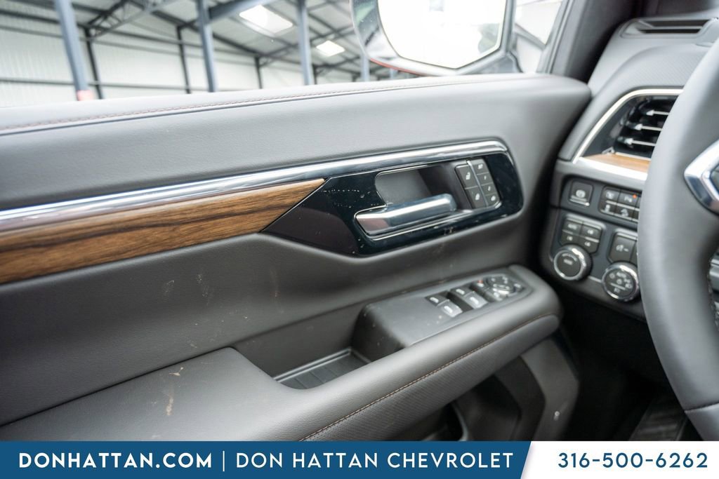 New 2026 Chevrolet Suburban High Country w/ Sun And Tow Package image 17