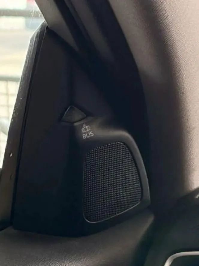 Used 2015 Volvo S60 T5 Platinum image 32