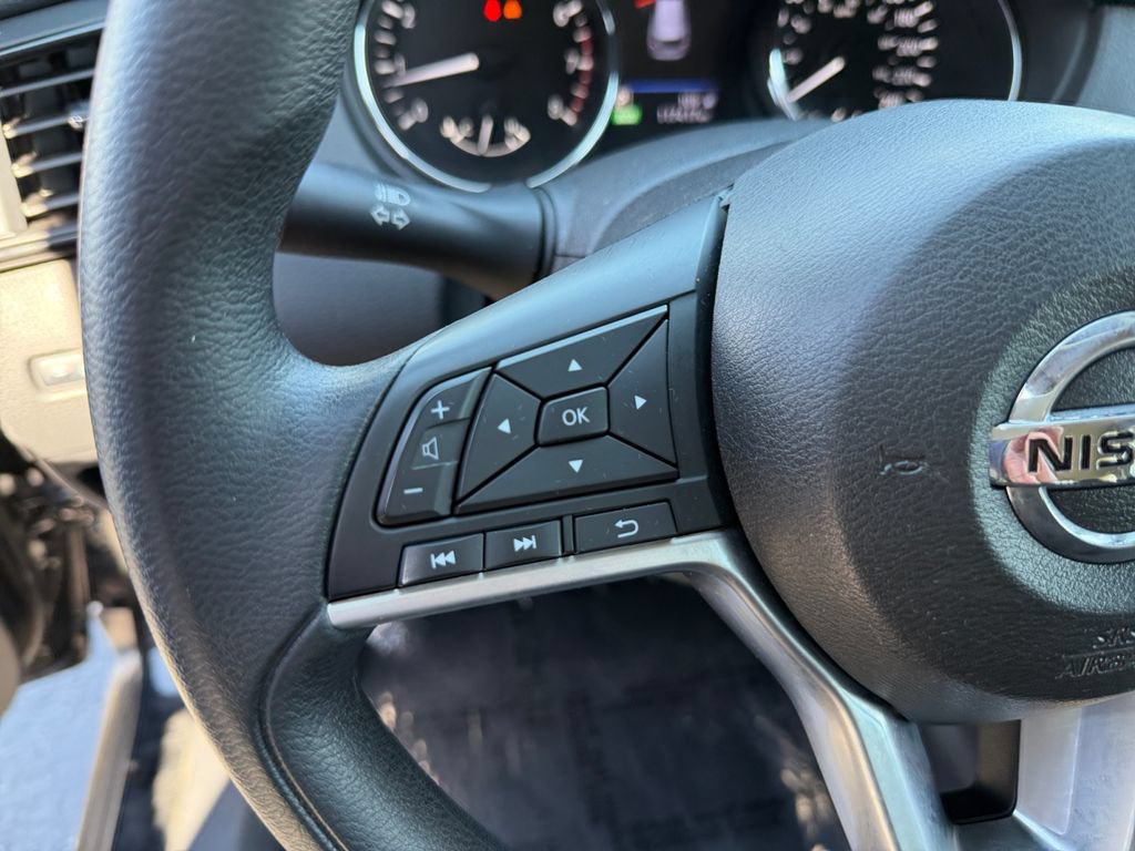 Used 2018 Nissan Rogue S AWD/4WD image 15