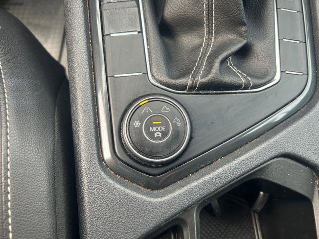 Used 2022 Volkswagen Tiguan SE image 19