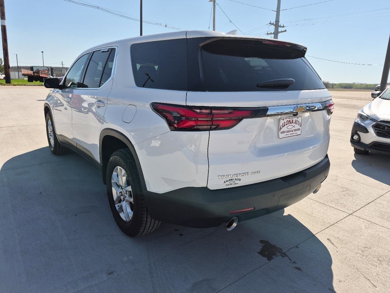 Used 2022 Chevrolet Traverse LS AWD/4WD image 8