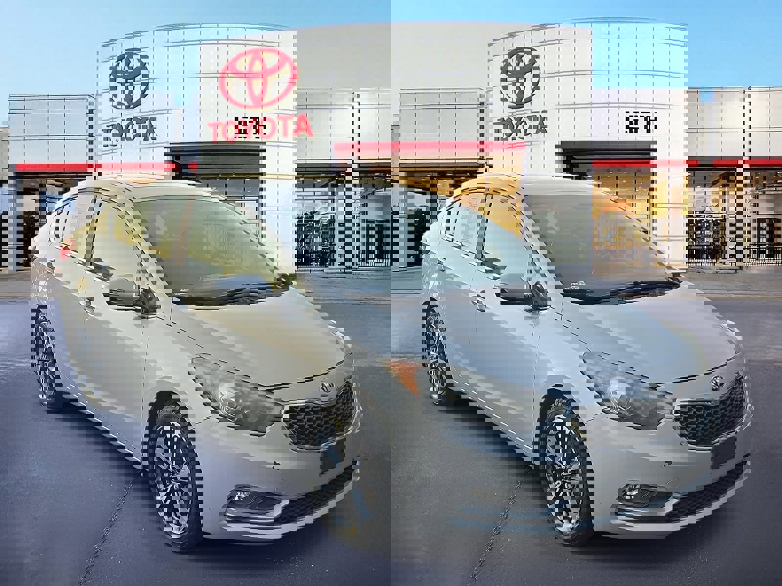 Used 2016 Kia Forte EX w/ EX Premium Package image 3