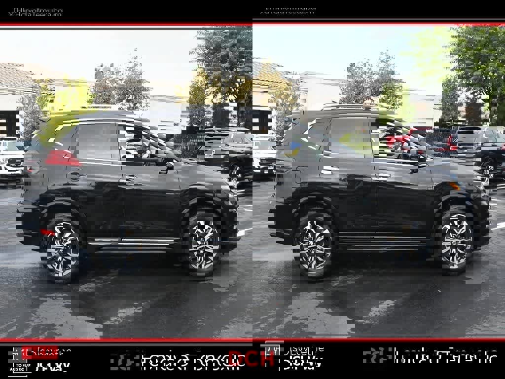 Used 2018 Nissan Rogue SL w/ Premium Package image 5