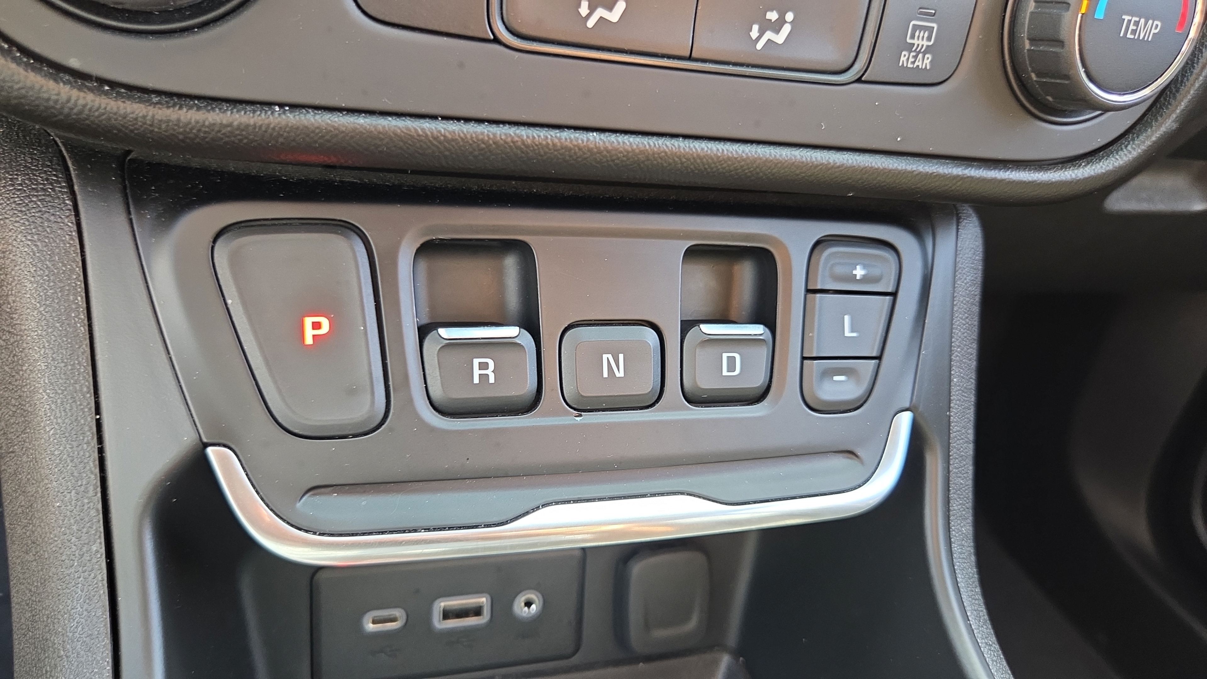 Used 2020 GMC Terrain SLE FWD image 21