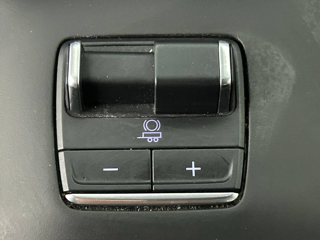 Used 2024 GMC Sierra 3500 Denali Ultimate AWD/4WD image 23