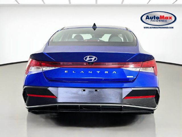 Used 2025 Hyundai Elantra Limited FWD image 8