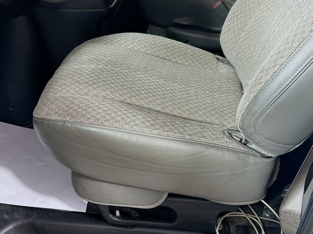 Used 2021 Chevrolet Express 2500 image 18