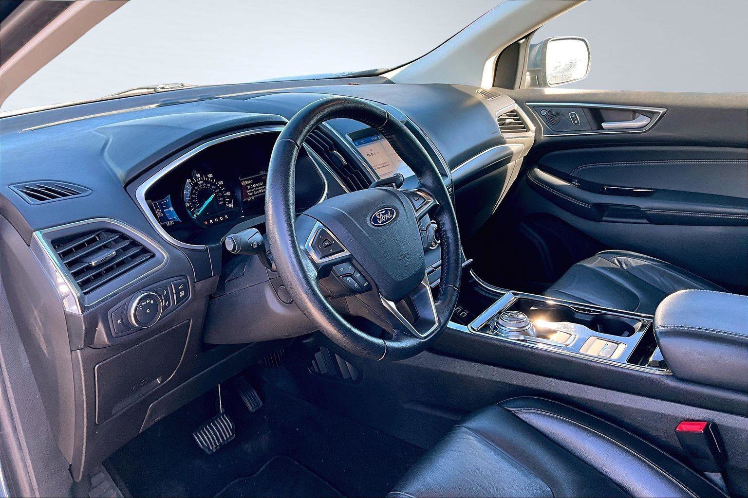 Used 2019 Ford Edge Titanium image 13