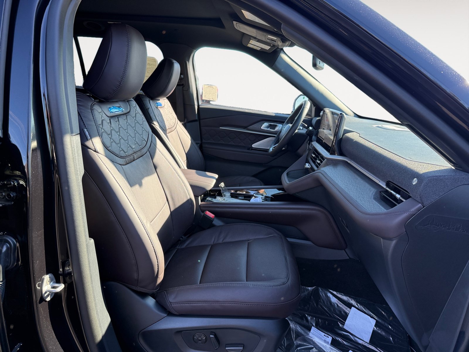 New 2026 Ford Explorer Platinum w/ LUX Leather Package AWD/4WD image 19