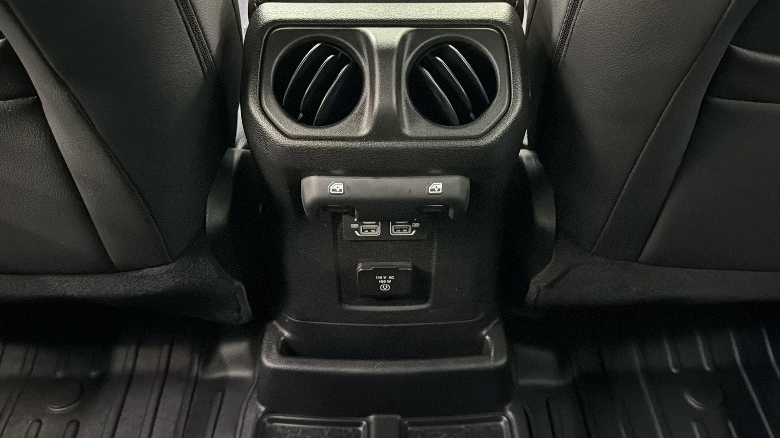 Used 2025 Jeep Wrangler Unlimited Sahara w/ Safety Group AWD/4WD image 34