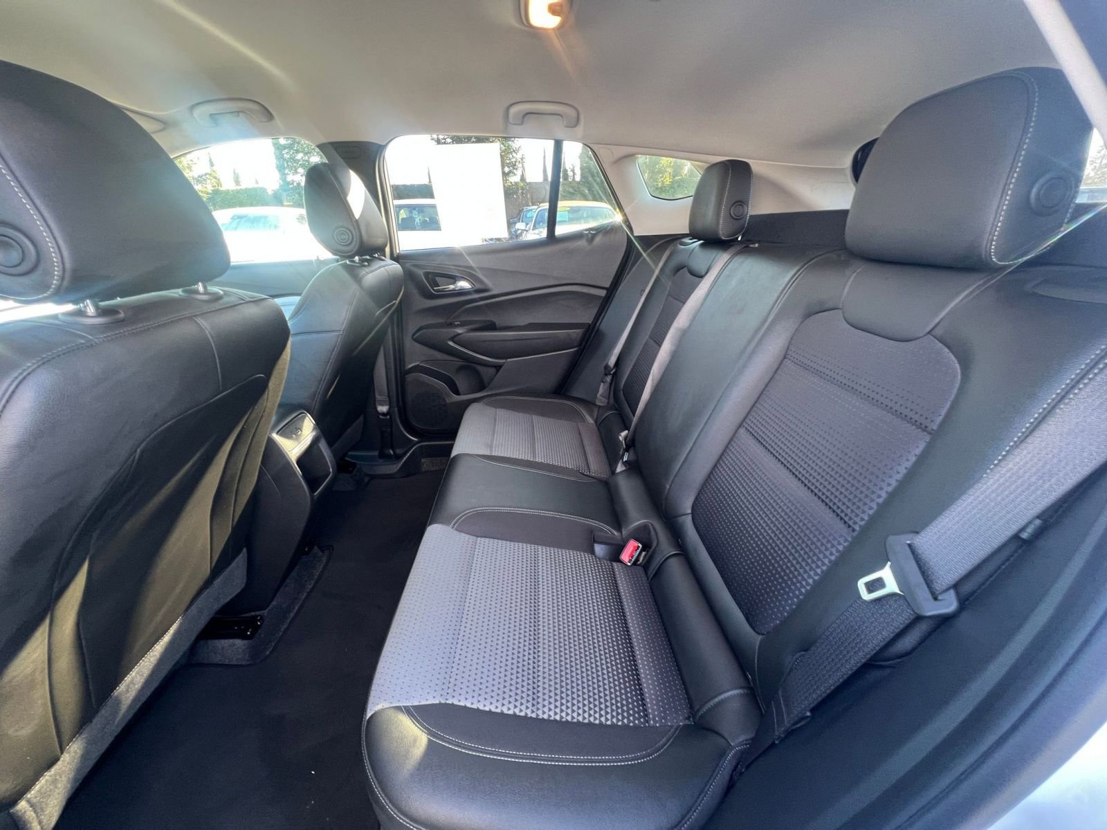 Used 2025 Chevrolet Trax LT image 25