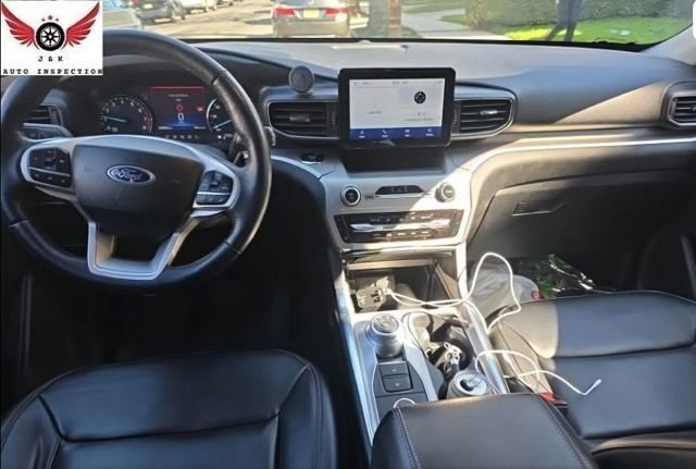 Used 2022 Ford Explorer XLT w/ Equipment Group 202A AWD/4WD image 10