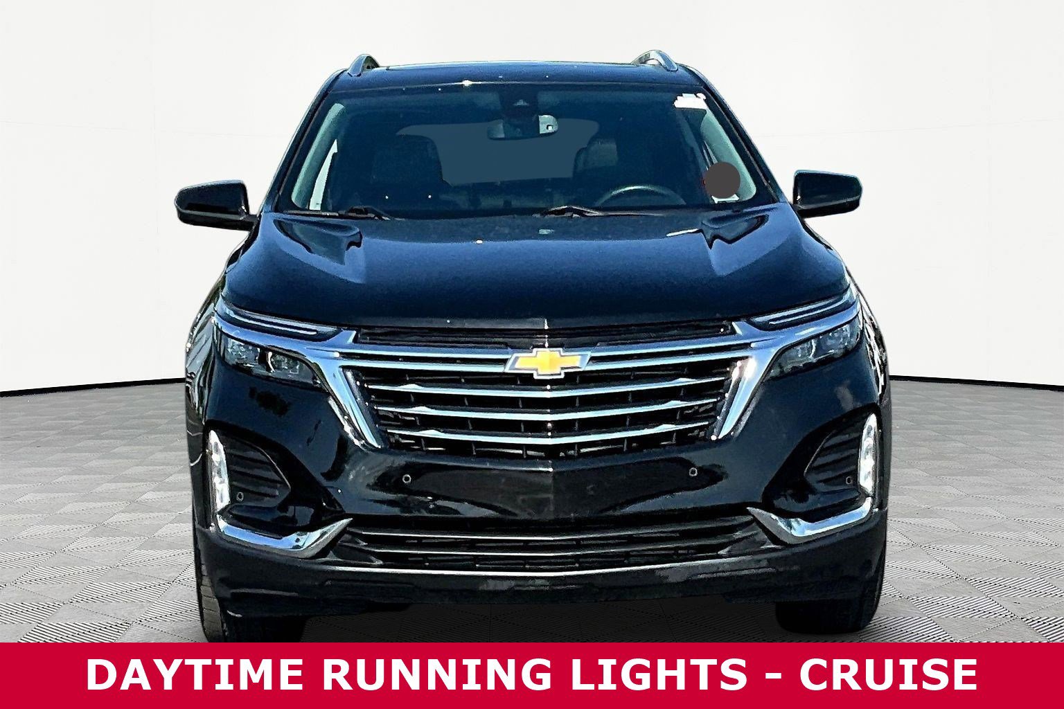 Used 2023 Chevrolet Equinox Premier AWD/4WD image 2