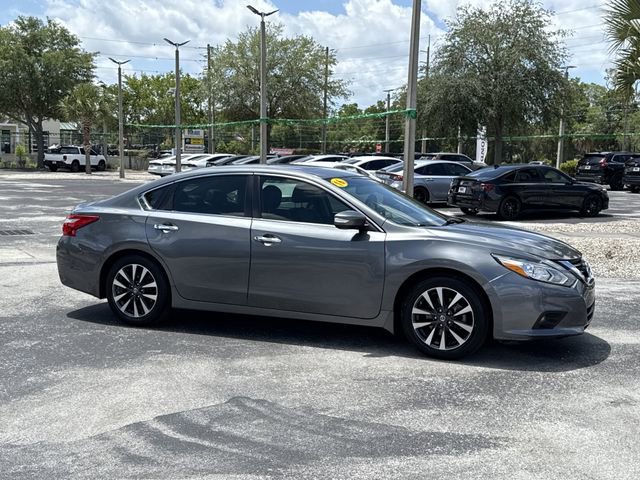 Used 2016 Nissan Altima 2.5 SL w/ 2.5 Technology Package FWD image 5