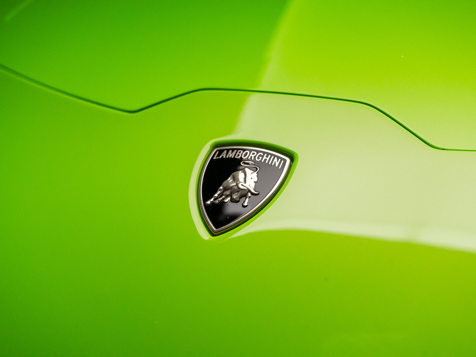 Used 2018 Lamborghini Huracan Performante AWD/4WD image 24