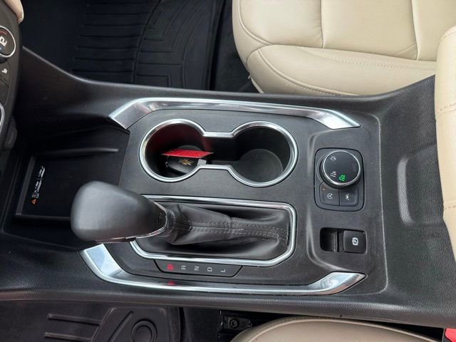 Used 2023 Chevrolet Traverse LT image 22