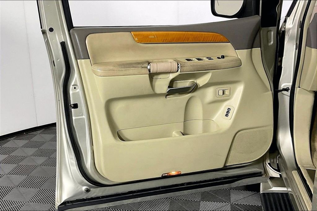 Used 2008 INFINITI QX56 4WD image 24