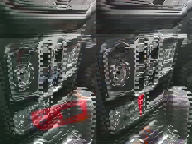 Used 2023 Jeep Gladiator Mojave image 32