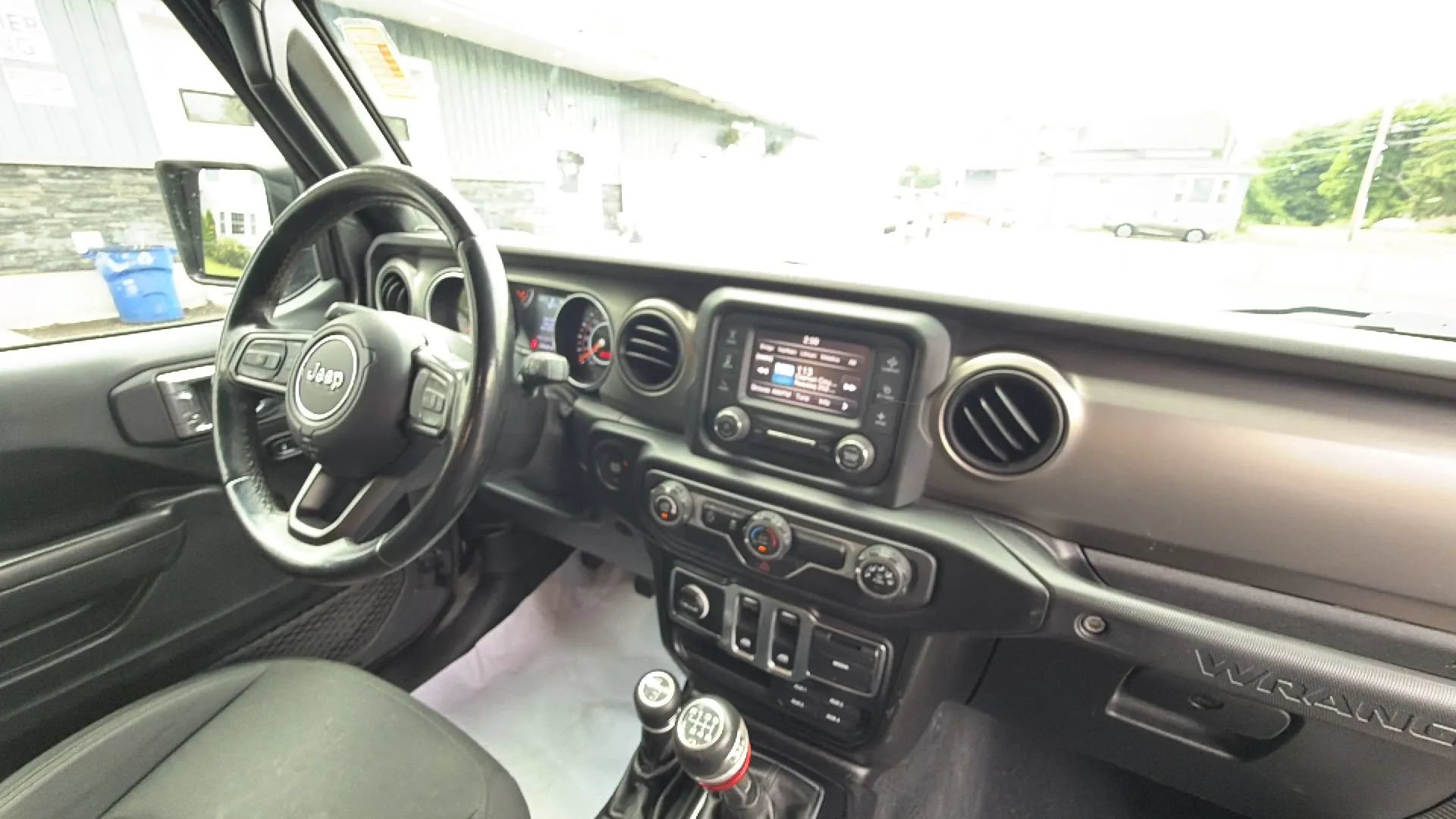 Used 2020 Jeep Wrangler Sport AWD/4WD image 22