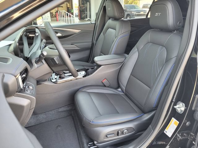 New 2026 Buick Envista Sport Touring w/ Convenience I Package FWD image 16