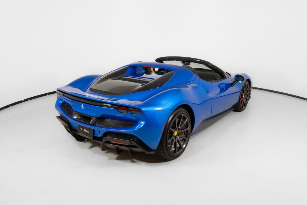 Used 2024 Ferrari 296 GTS RWD image 9