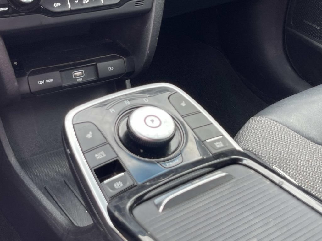 Used 2022 Kia Niro EX FWD image 26