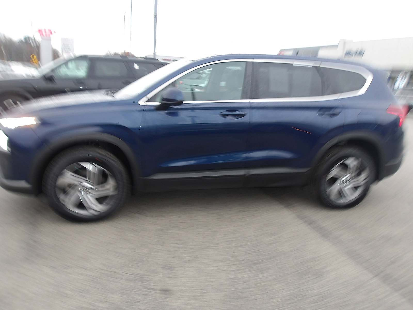 Certified 2023 Hyundai Santa Fe SE image 4