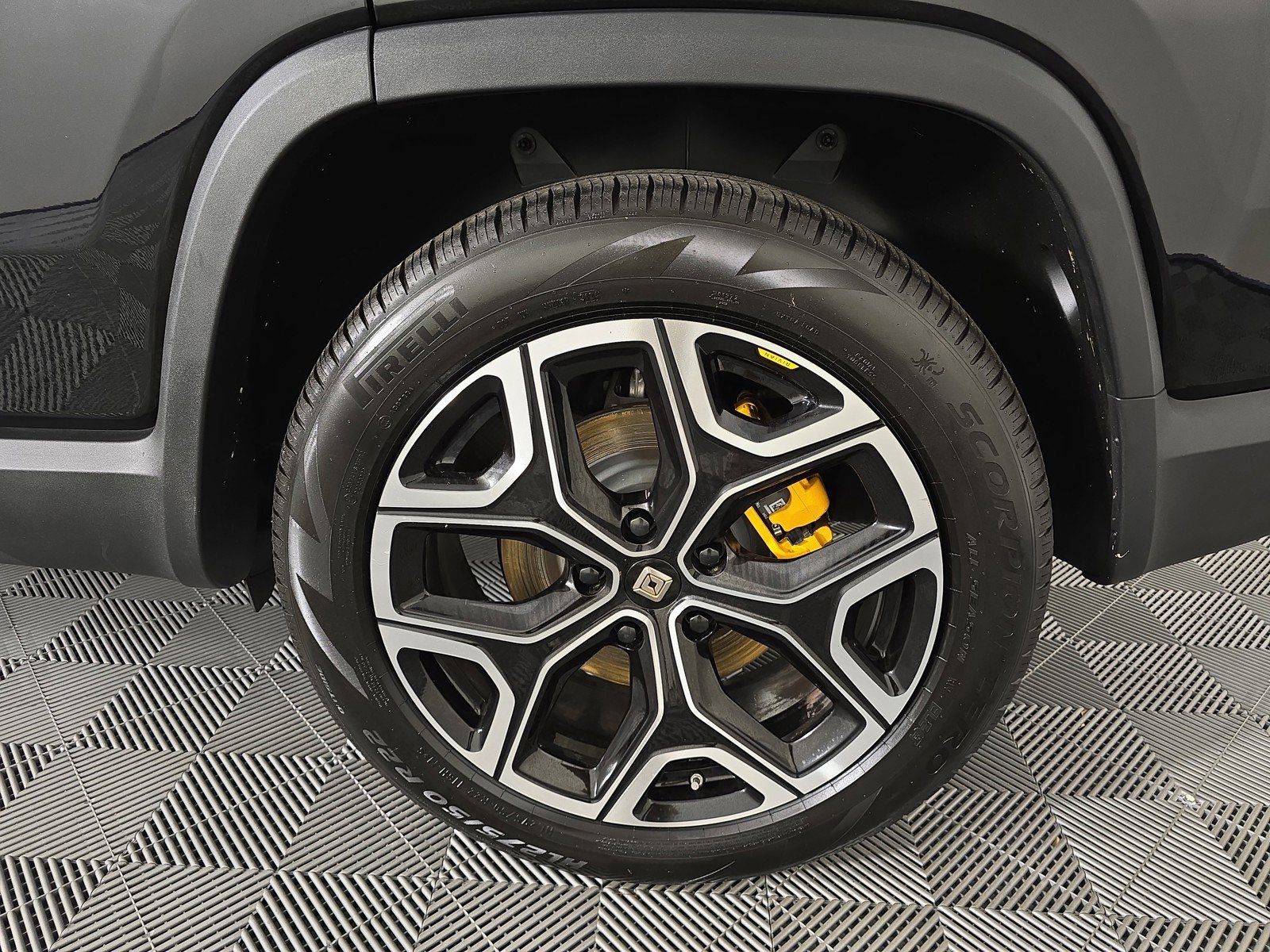 Used 2022 Rivian R1S Launch Edition image 10