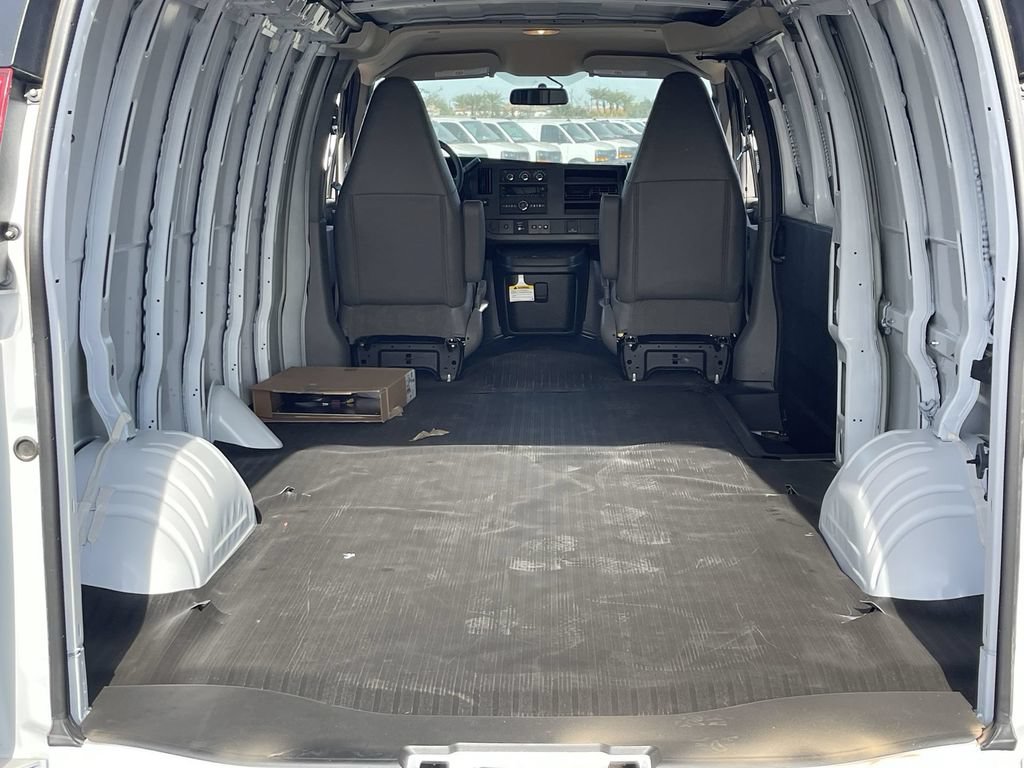 New 2025 GMC Savana 2500 Extended w/ Driver Convenience Package RWD image 25