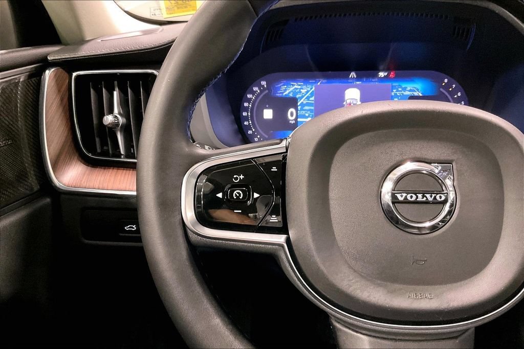 Certified 2023 Volvo XC60 B5 Ultimate w/ Climate Package AWD/4WD image 12