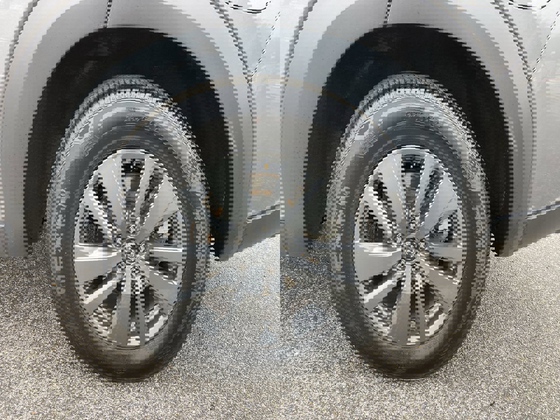 Used 2024 Nissan Pathfinder SV image 19