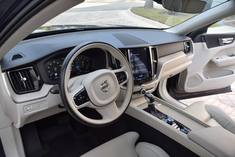 Used 2018 Volvo XC60 T5 Inscription w/ Luxury Seat Package image 43