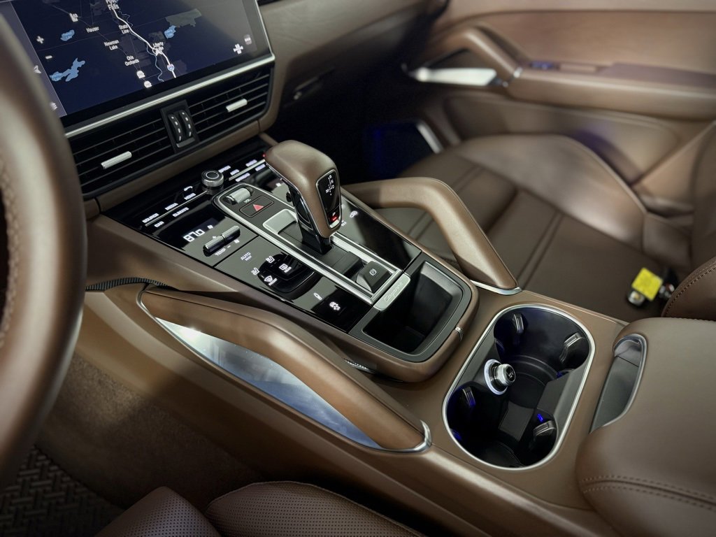 Used 2022 Porsche Cayenne Turbo image 23