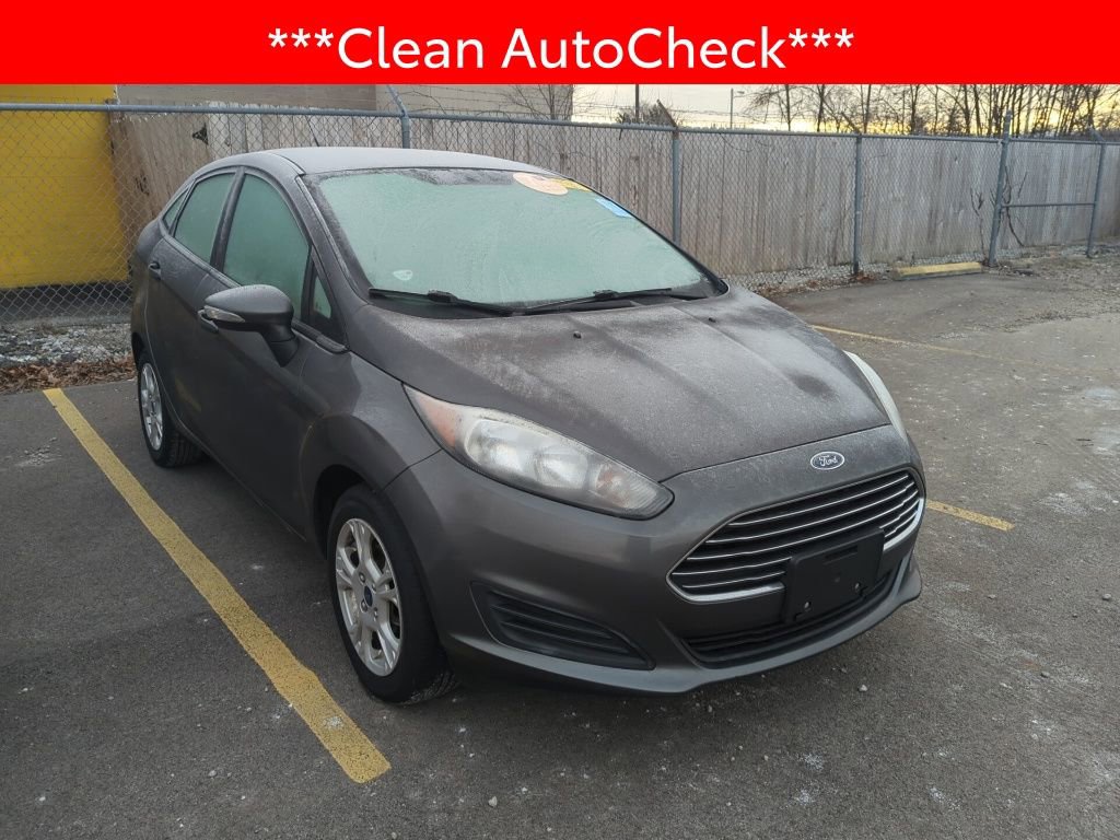 Used 2015 Ford Fiesta SE image 3